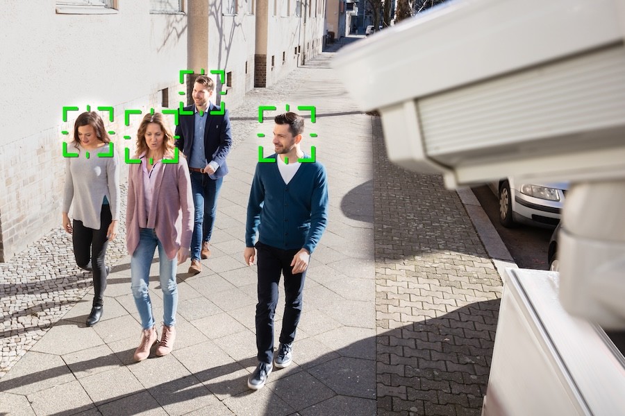 A group of people being monitored by an AI-enables camera.